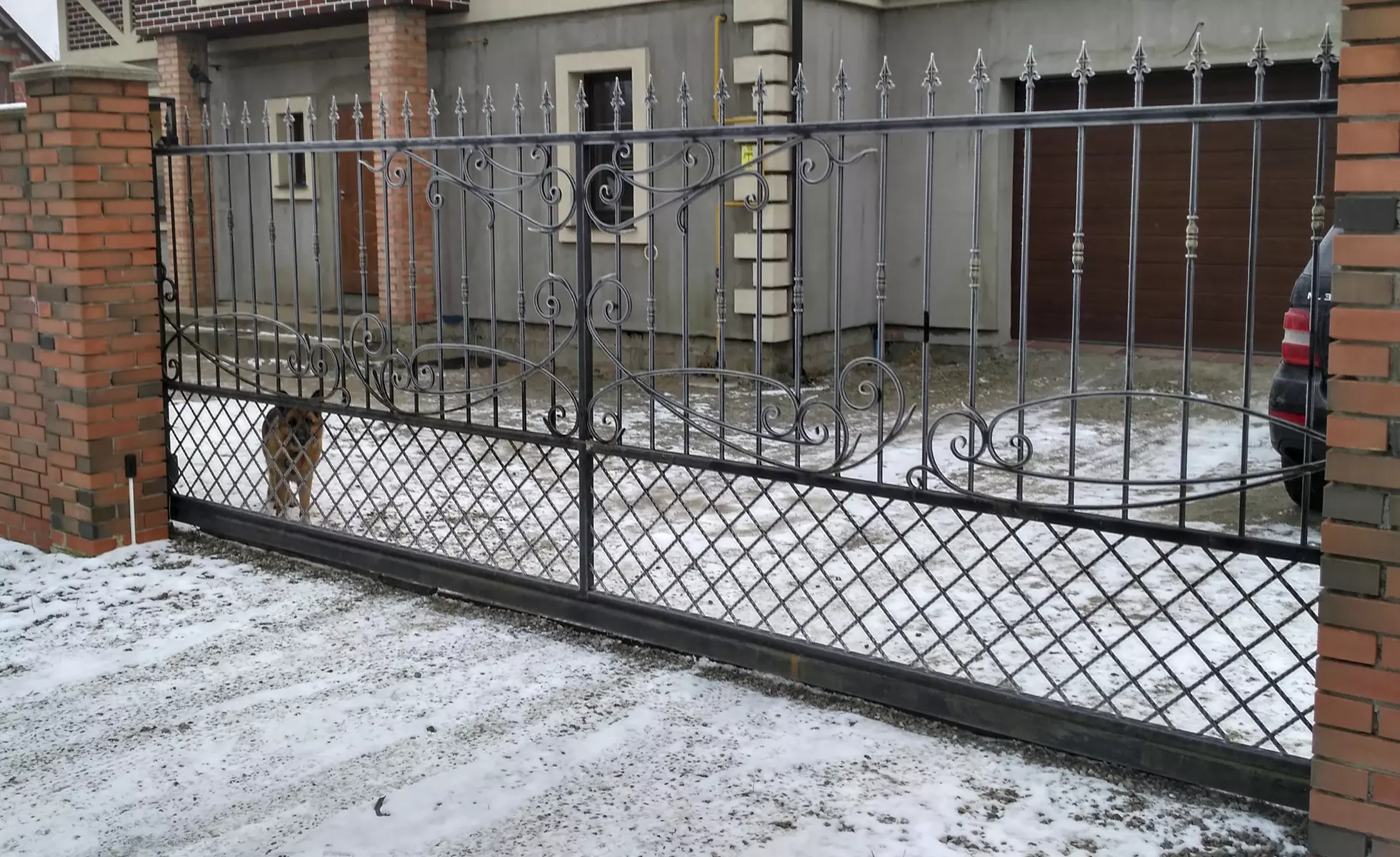 Кованые ворота производства компании «Кузница Дроздова»